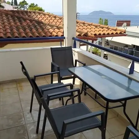 Stratos Family & Apartment Neos Marmaras