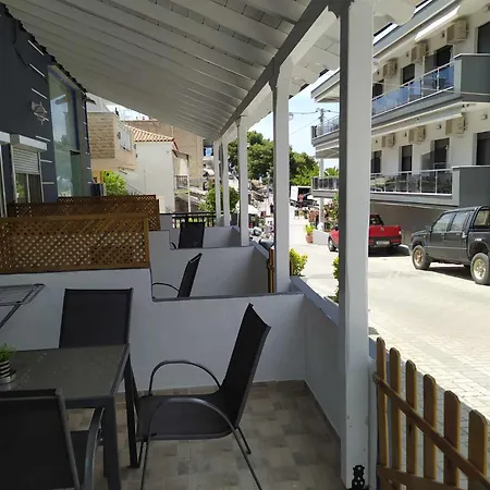 Stratos Family & Neos Marmaras