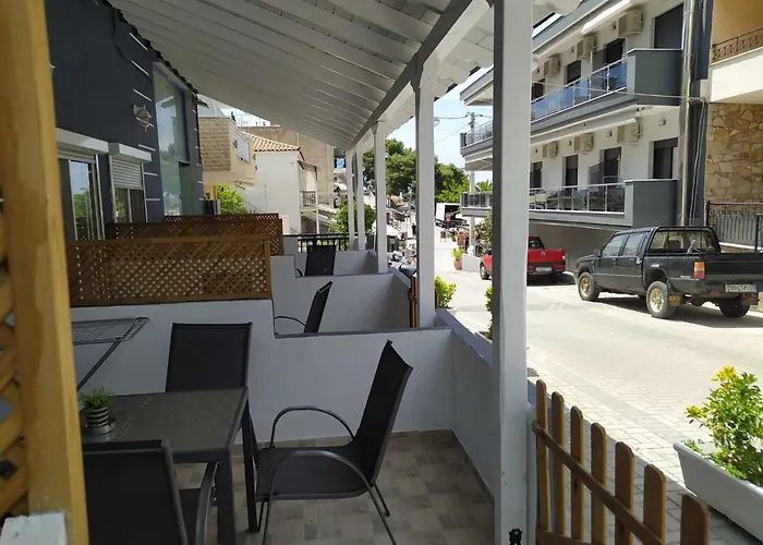 Stratos Family & Neos Marmaras